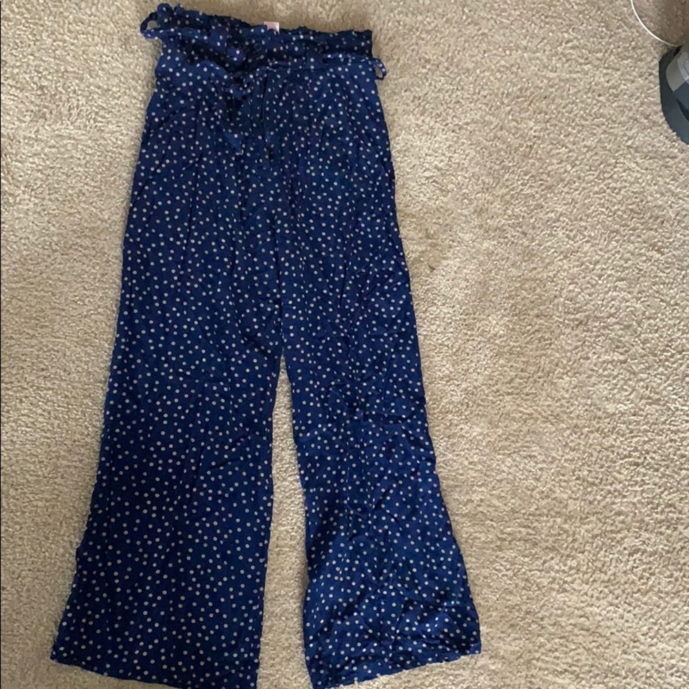 Slight paper bag flowy pant